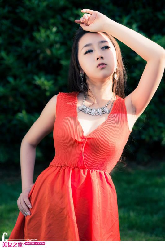 韩国网络爆红美女性感写真