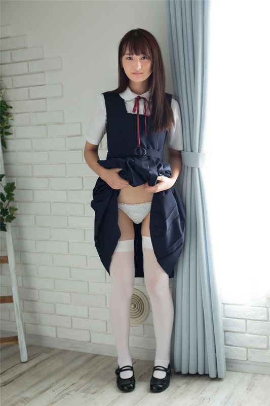 日本学生妹近藤あさみ室内白丝袜美臀人体艺术写真图片第6张