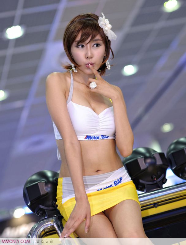 韩国短裙模特车展性感写真