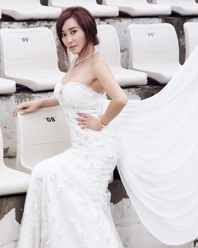 杜若溪白色长裙女神写真