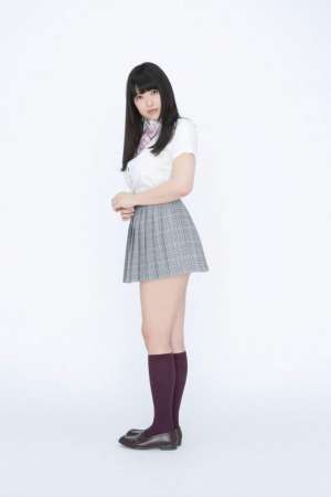 日本美女校园学生妹短裙制服诱惑丝袜图片