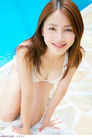 日本美女吉川友泳池秀翘臀写真