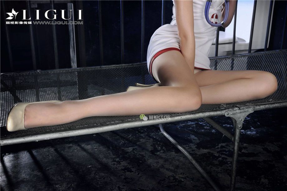 Ligui丽柜 极品美腿模特韩雪护士装西西人体艺术写真图片第2张