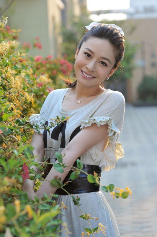 内地女演员李舜甜美可人写真