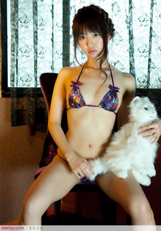 日本可爱美女私房诱人写真