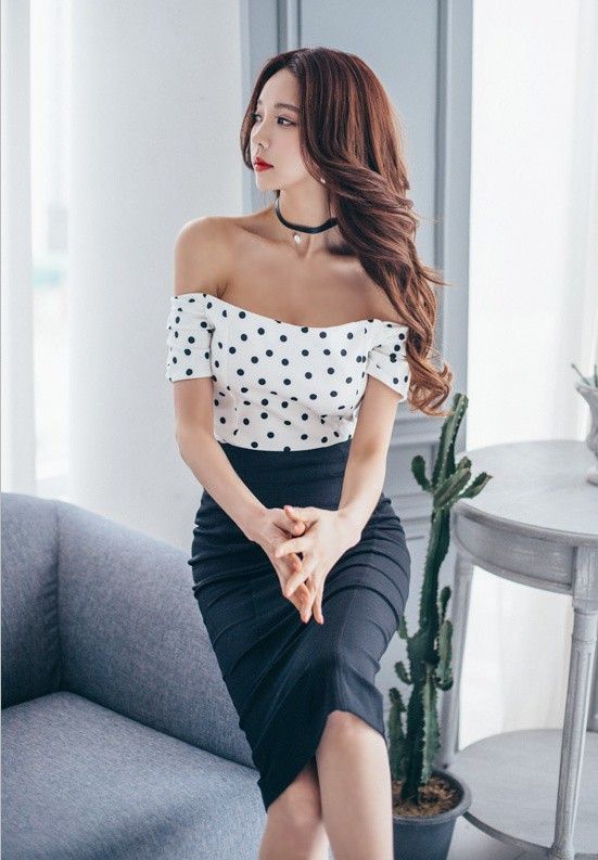 韩国美眉露香肩包臀裙魔鬼身材曲线性感美艳气质写真