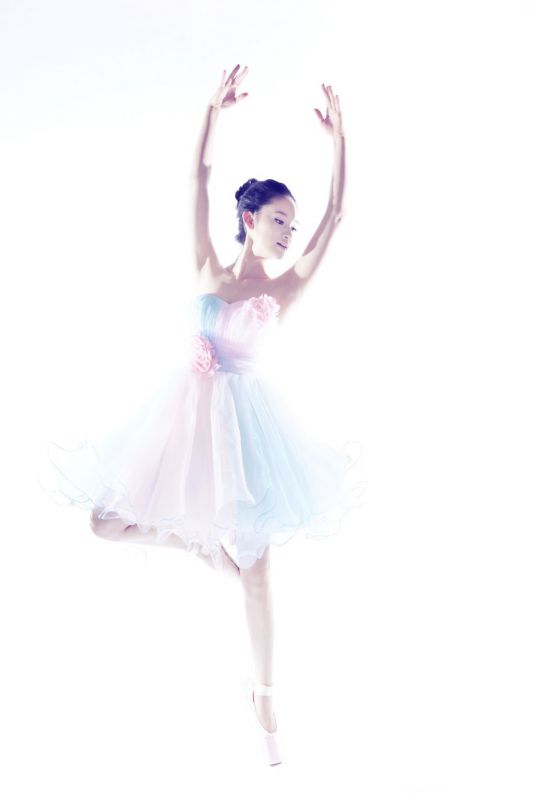 可爱美女明星郭晓婷变身芭蕾女孩