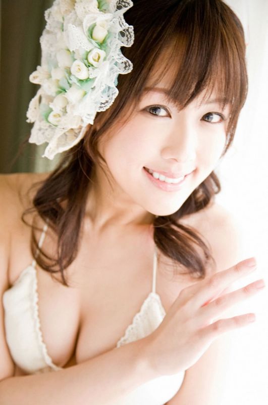 日本可爱美胸美女私房诱人写真