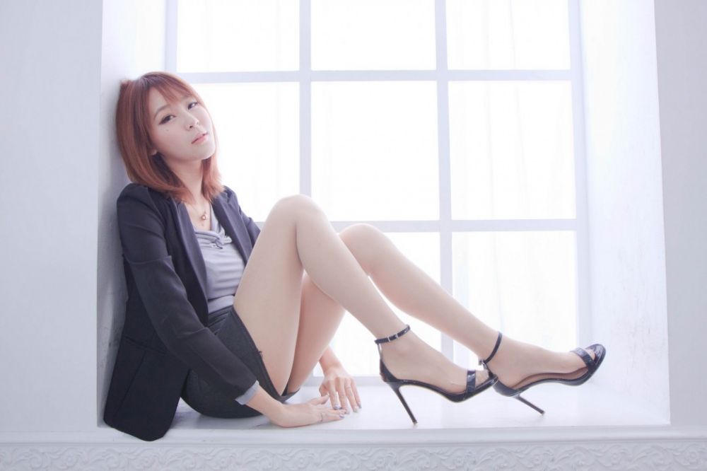亚洲美女腿模豪乳翘臀秀性感美腿妖娆美女图片