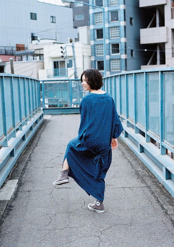 日本美女演员松冈茉优私服摄影写真