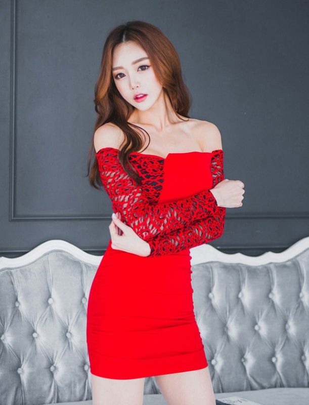 韩国美女露肩红裙火辣性感身材曼妙高清写真