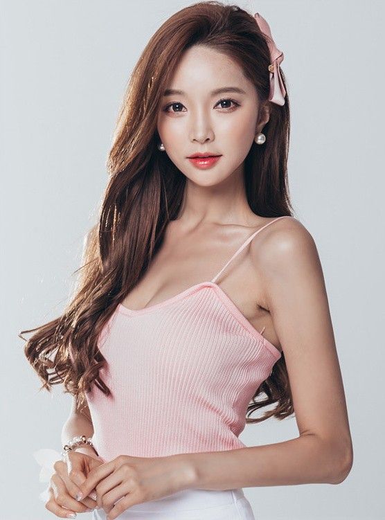 粉嫩韩国模特装束裙秀凹凸有致身材写真