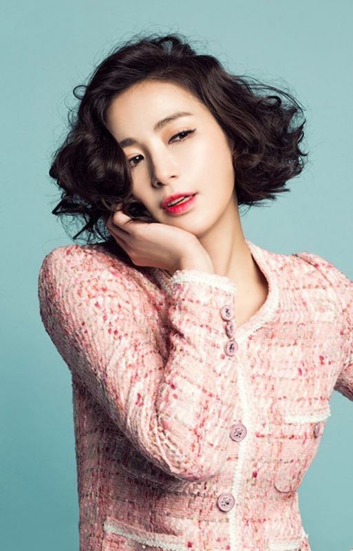 韩国女星尹海英气质迷人高清写真