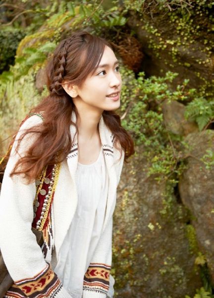 日本可爱美女新垣结衣户外迷人写真