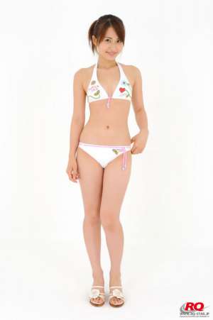 RQ-STAR日本模特删玲菜白色泳衣摄影写真图片