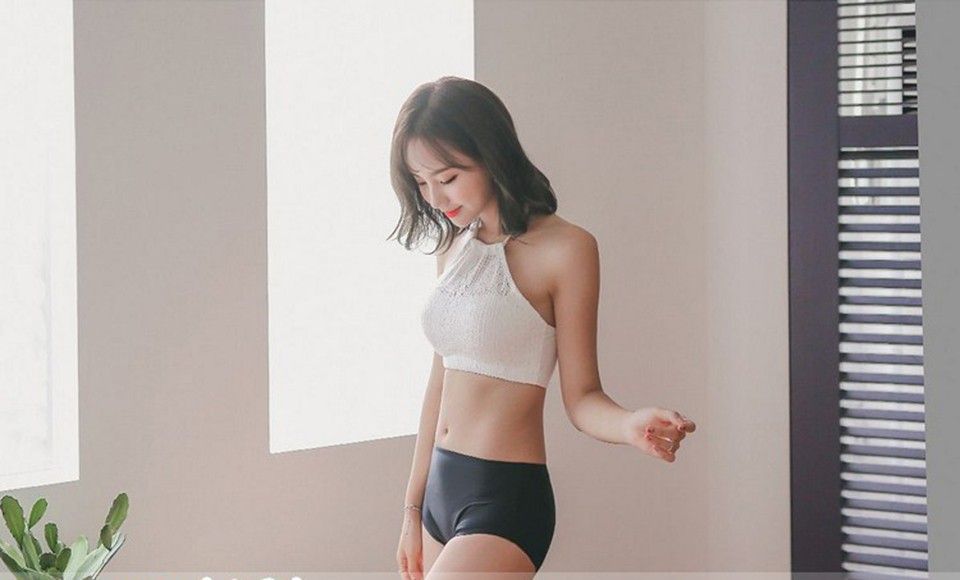 韩国平面模特夏日露小蛮腰性感火辣曲线长腿诱惑写真