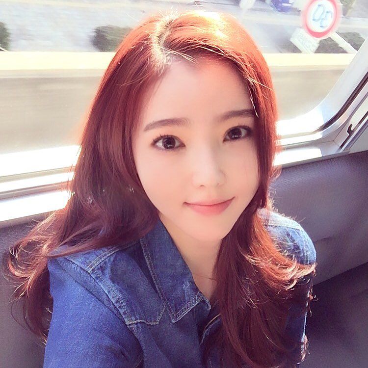 韩国美女车模金宝拉KimBora高清养眼图片