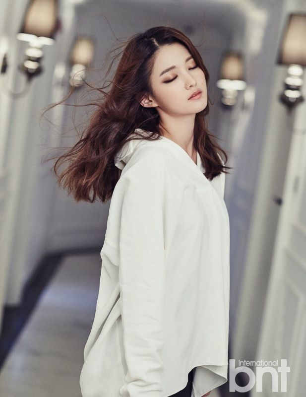 韩国美女明星南宝拉时尚写真展优雅女性范