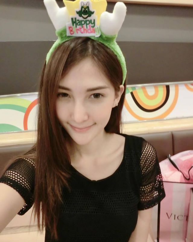 泰国美女模特Ployfon Jeeraporn养眼比基尼图片