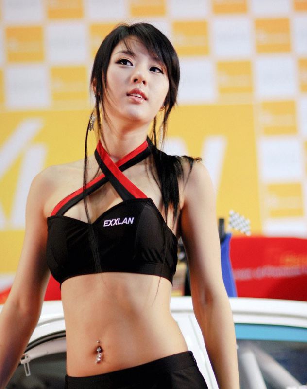 韩国美女车模徐柳真魅力写真图片