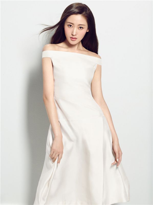 中国女明星张天爱性感超短裙图片
