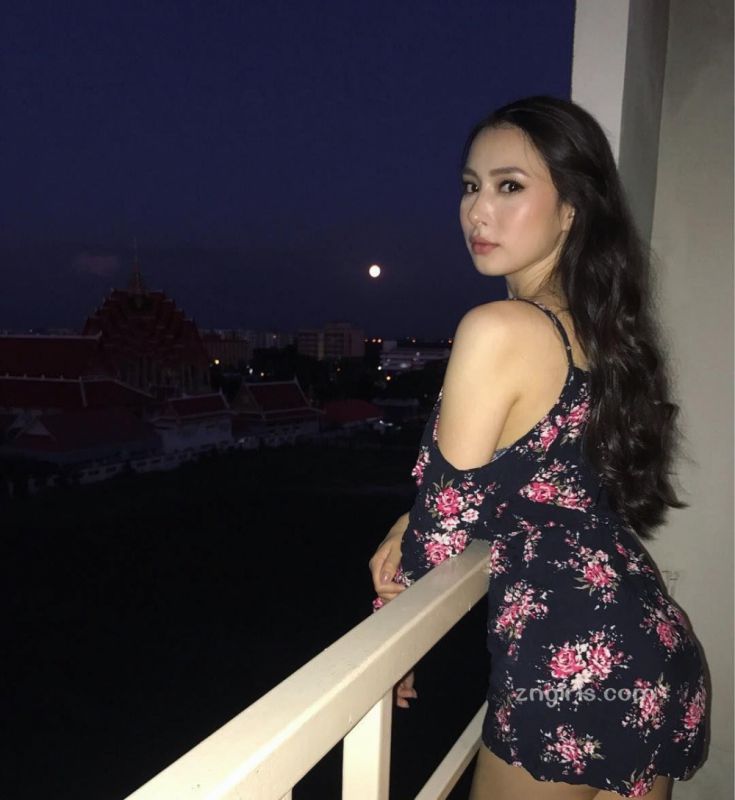 泰国美女Luna Ploy性感比基尼写真