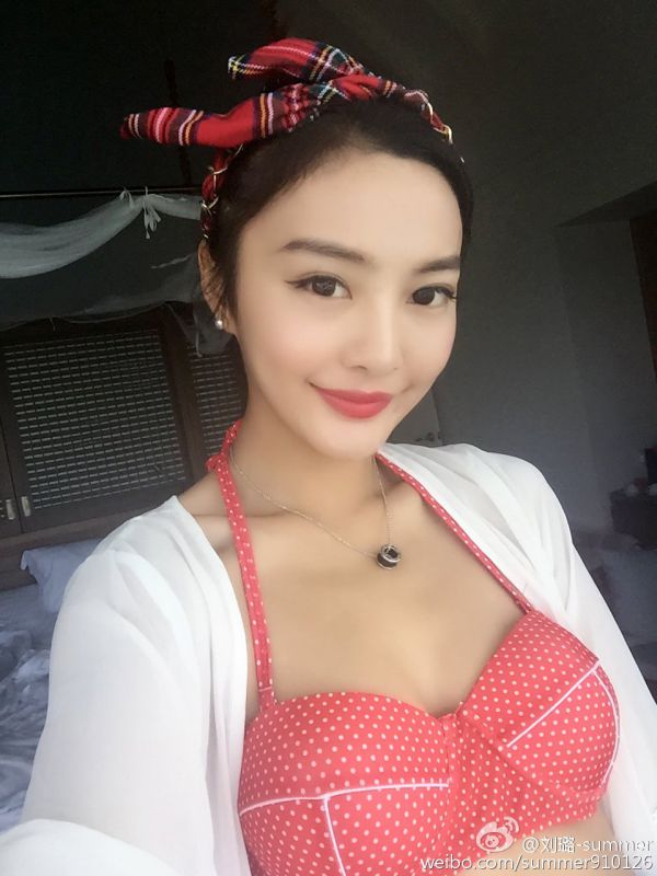 中国女演员模特刘璐summer微博养眼写真片