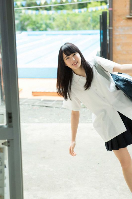 日本校园制服美女白嫩成熟湿身诱惑性感写真