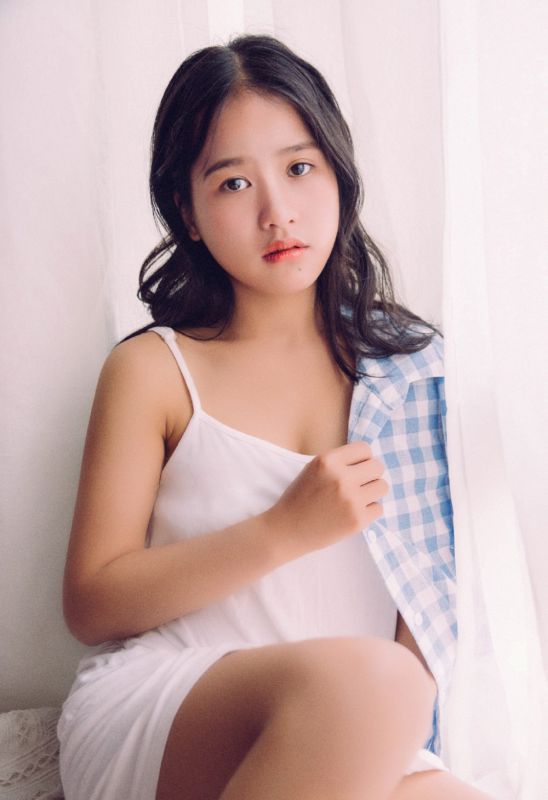 韩国美女网红吊带内衣室内妖娆诱惑照写真