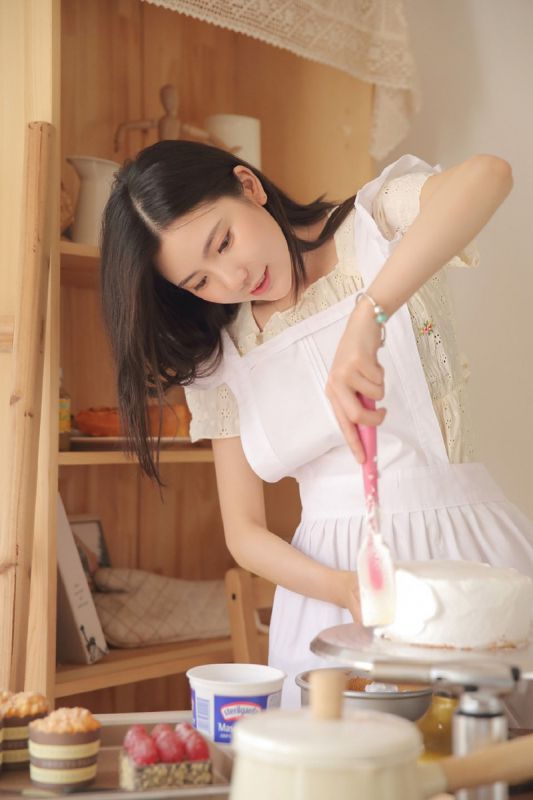 天然系厨娘少女居家做蛋糕唯美小清新写真