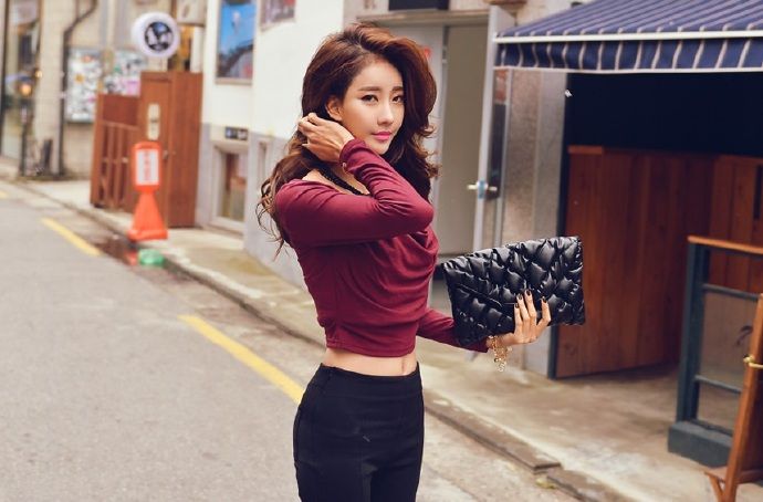韩国美女熟女嫩模火辣苗条身材紧身裤街头图片
