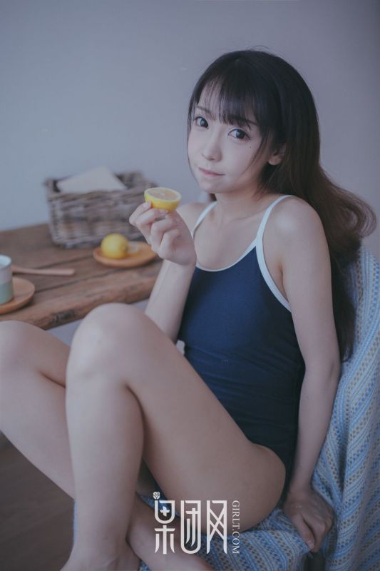 日系少女酥胸死库水泳衣人体艺术摄影写真图片