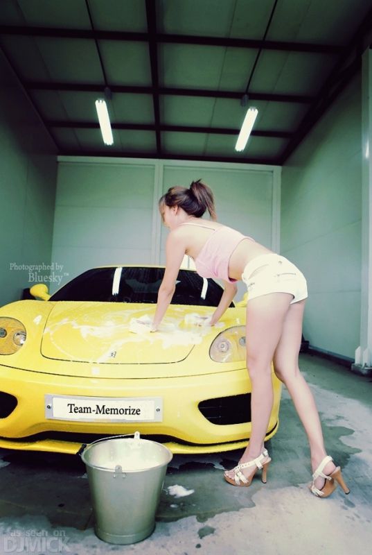 韩国赛车女郎户外狂野性感写照