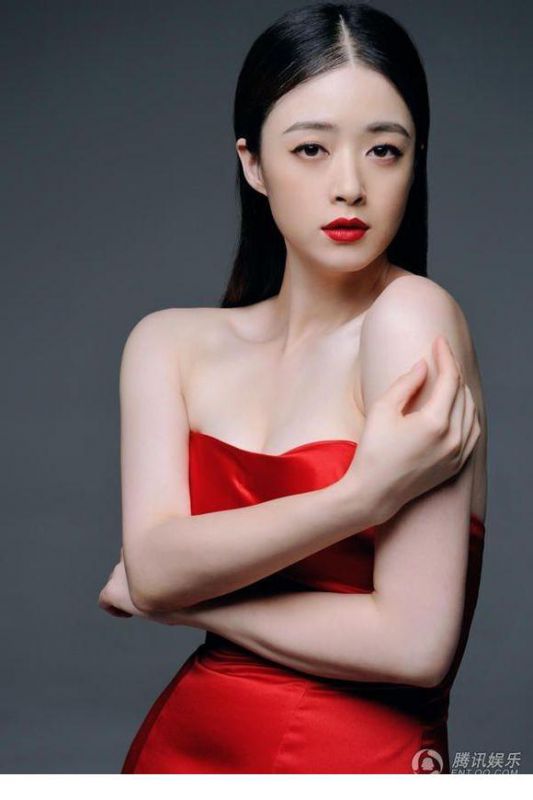 中国美女明星蒋欣气质红裙尽显熟女风范
