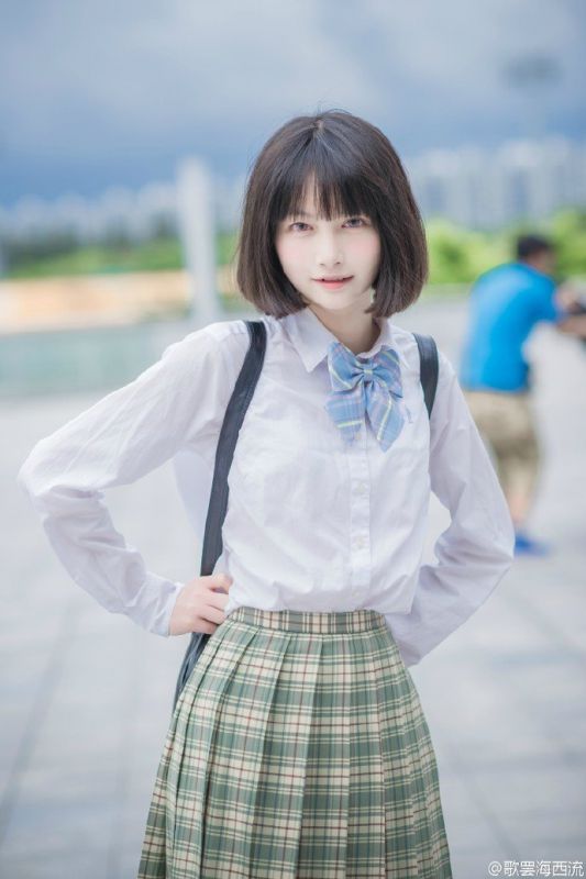 日本清纯美女池田七帆学生制服写真