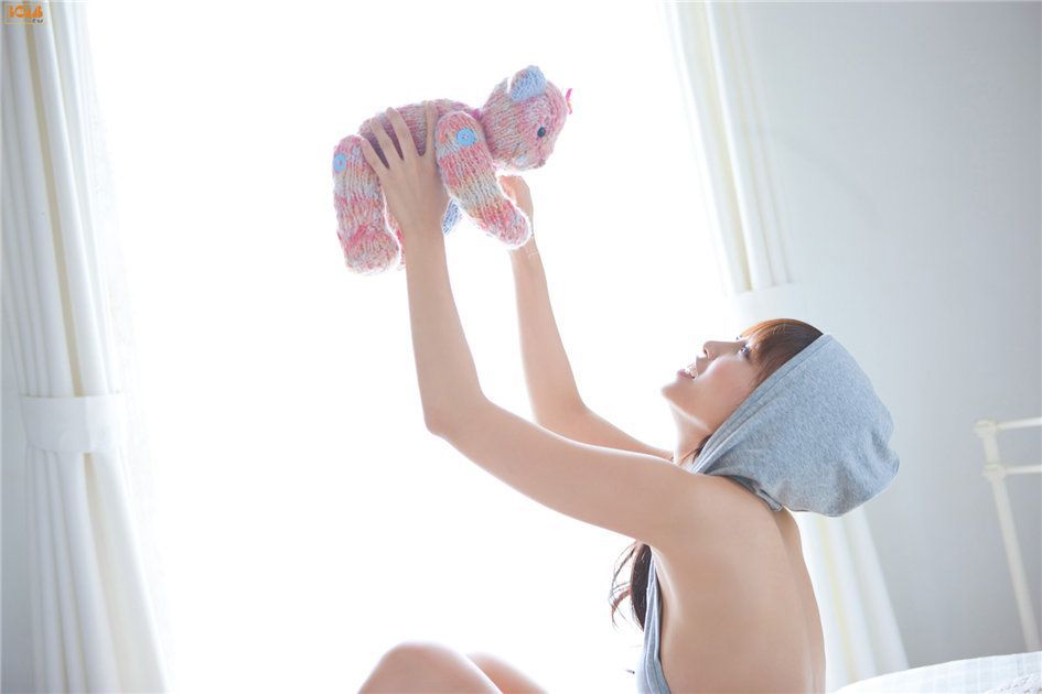 日本美女艺术图片 日本美女吉木りさ居家内衣迷人写真