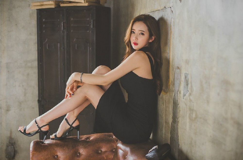 韩国美女明星长腿高挑身材风骚写真