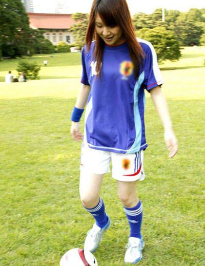 日本足球宝贝微微一笑很倾城