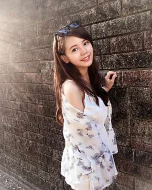 台湾美女养眼清纯户外甜美迷人童颜巨乳写真图片