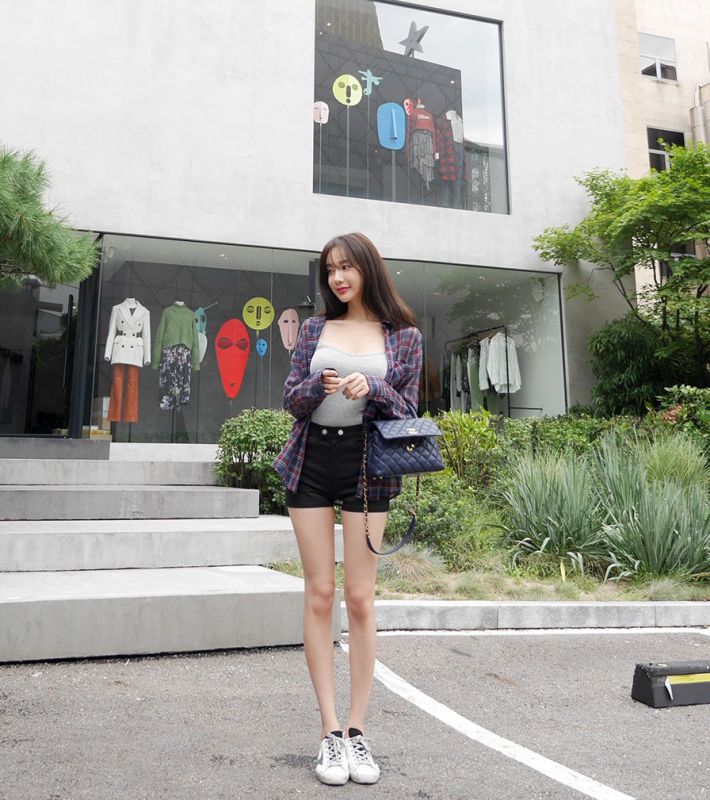 韩国明星网红街拍美女长腿爆乳性感好身材图片