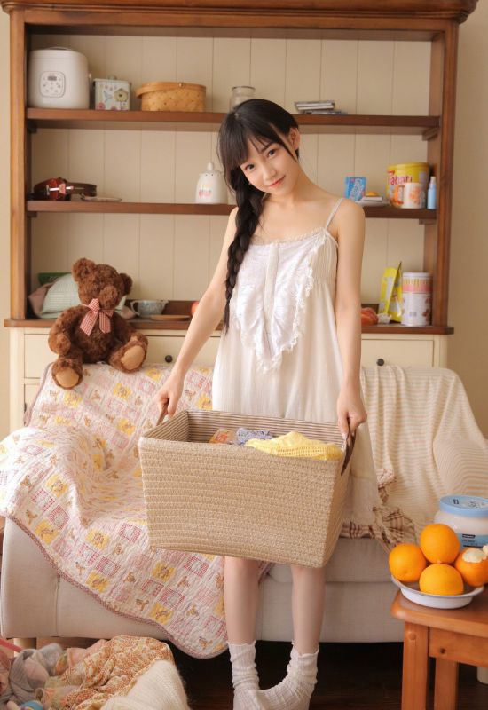 日本短发萝莉连衣裙大和抚子气质写真