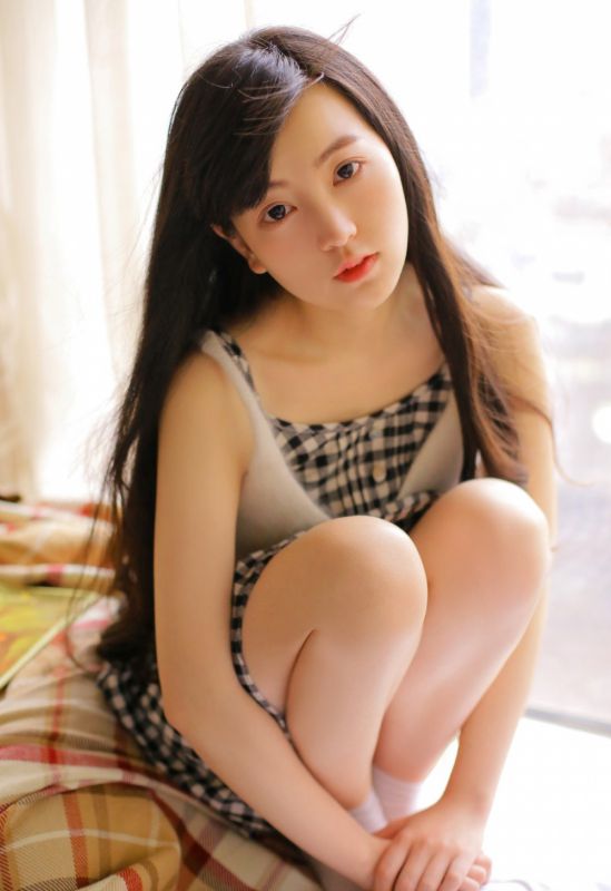 斜刘海鲜橙少女私房可爱迷人氧气萝莉写真