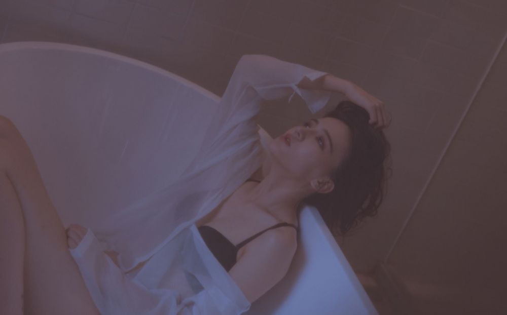 亚洲内衣女神妖娆大胆浴缸妩媚人体艺术写真