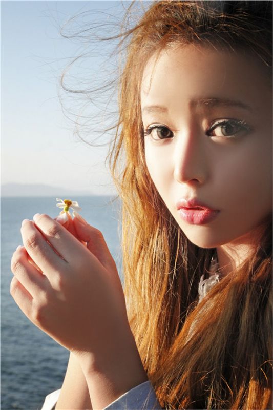 百变萝莉裴紫绮北海道海岸可爱写照