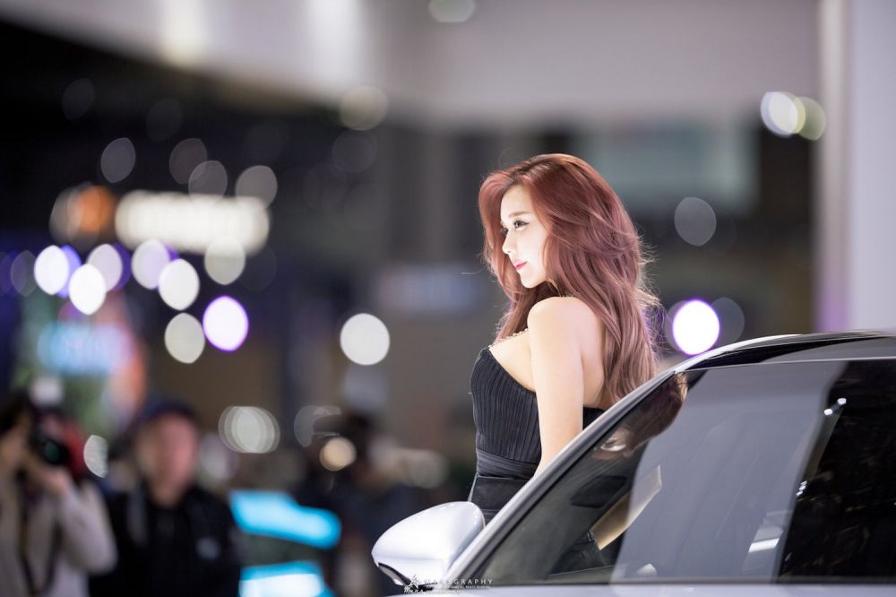 韩国美女模特金河律车展高清写真