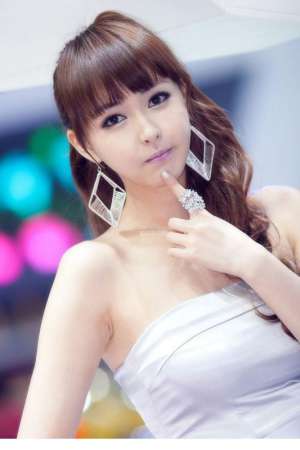 漂亮韩国模特私房粉色小短裙写真
