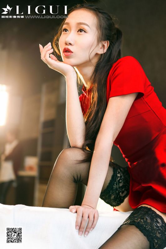 Model 红烛 - 黑丝红裙少女