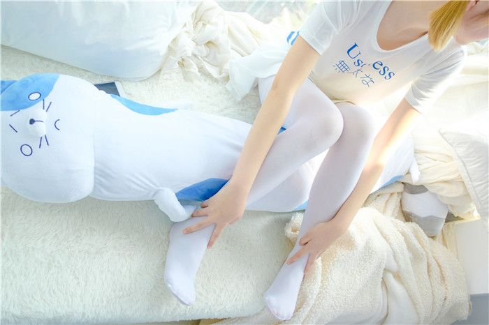 [萝莉控]白色短裙下的白丝美腿[94P]