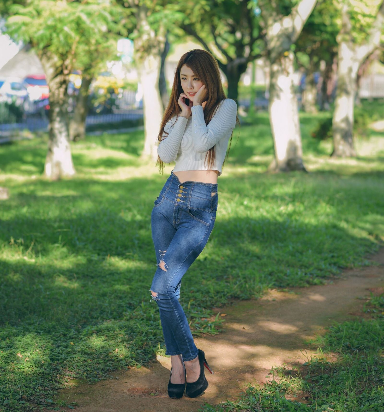 [台湾美女] Miso夏晴 - 公园牛仔紧身裤美腿写真套图