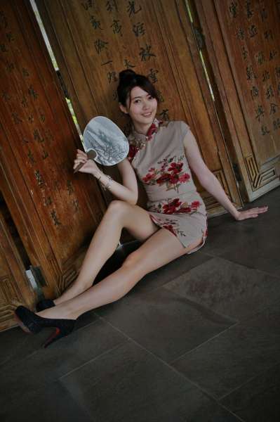 [台湾美女] Brindy薛薛 - 至善園旗袍外拍